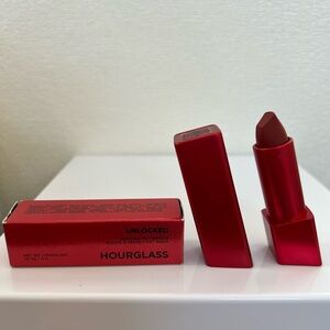 Hourglass Unlocked Soft Matte Lipstick Red 0 (one piece)
